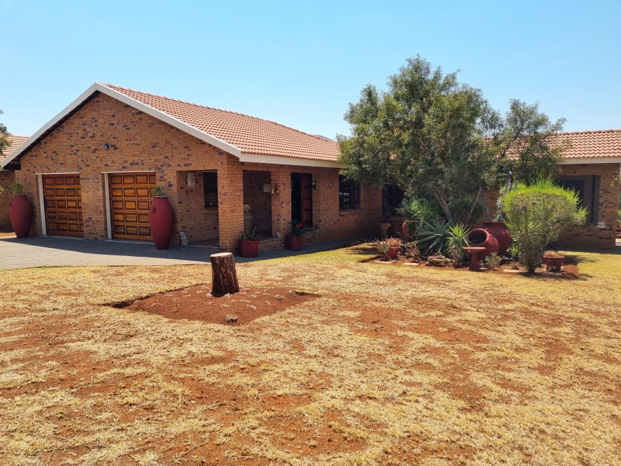 3 Bedroom Property for Sale in Buffelspoort Eco Estate North West